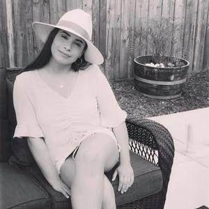 Meet your Posher, Vanessa